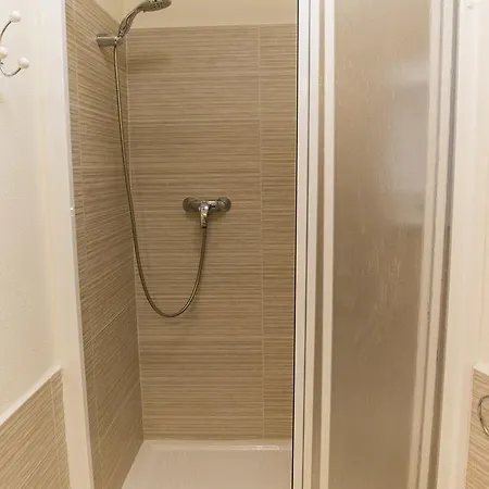 Valeria Apartman Arona