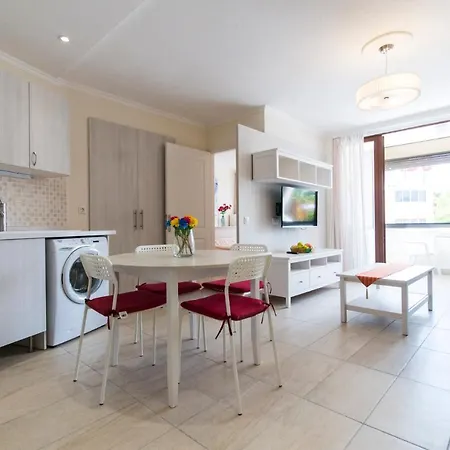 Valeria Apartman *